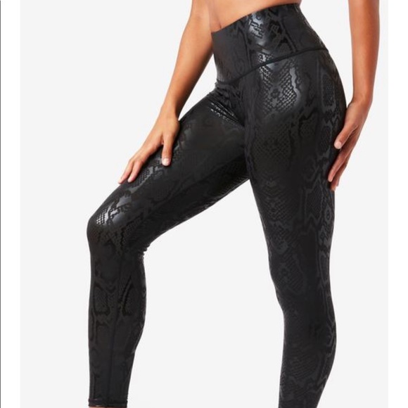 90’Degree Obsidian Snakeskin Foil UpLift Leggings - Picture 5 of 11